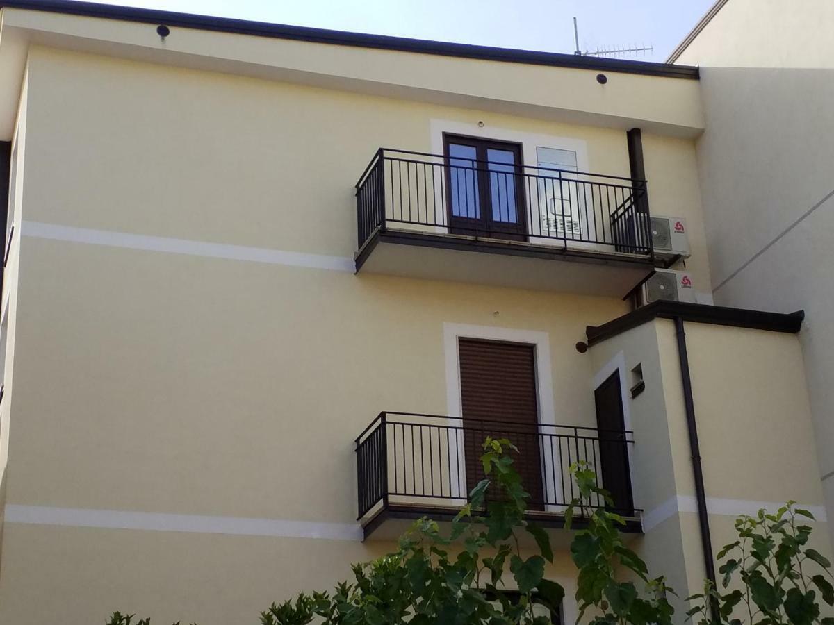 Mediterranean Apartments 卡普多兰多 外观 照片